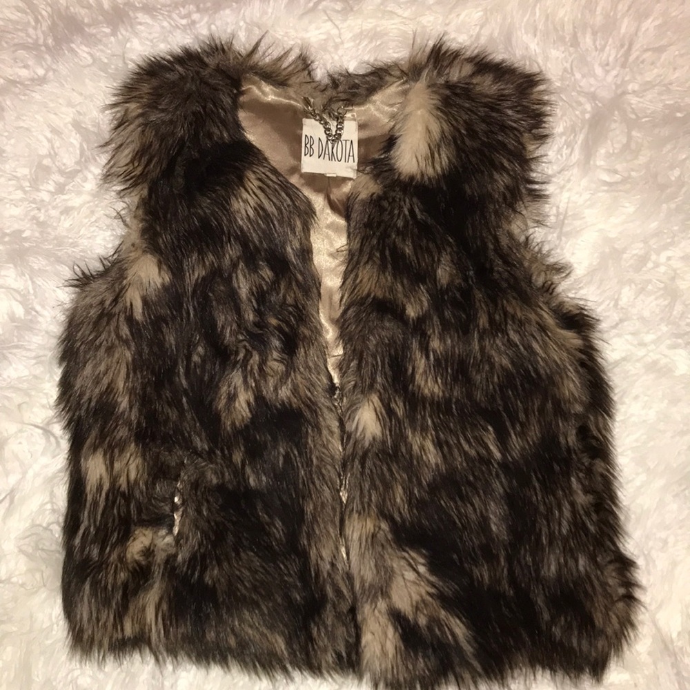 BB Dakota Faux Fur Vest Medium